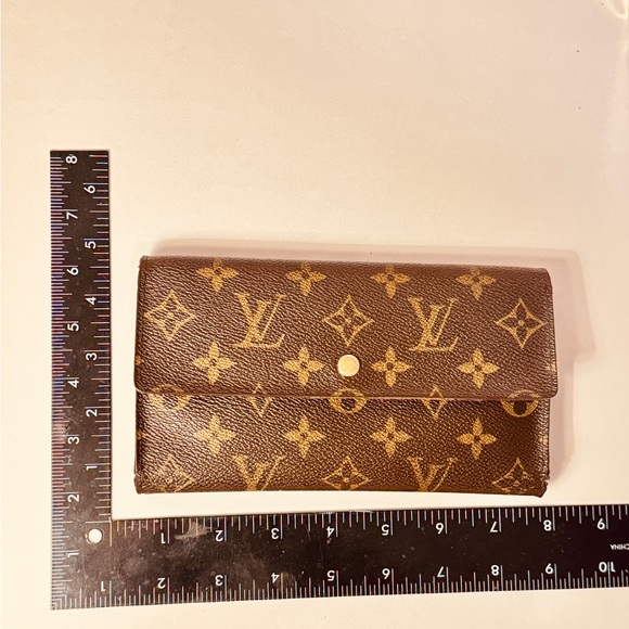 Louis Vuitton Monogram Trifold intentional Bifold wallet - Picture 11 of 15